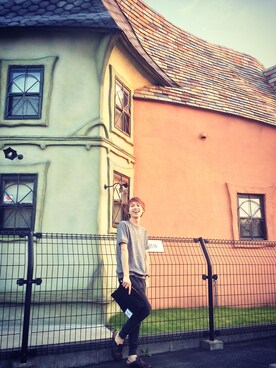 「green label relaxing（グリーンレーベルリラクシング）のアイテム（トップス、グレー系）」を使った、Nguyen Phatさん（メンズ）の秋コーディネート