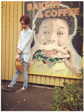 「Bershka（ベルシュカ）のアイテム（デニムパンツ、ブルー系）」を使った、Nguyen Phatさん（メンズ）の秋コーディネート