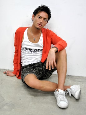 「ARMANI EXCHANGE（アルマーニエクスチェンジ）のアイテム（タンクトップ）」を使った、T.JUAN.YASUSHIさん（メンズ・181cm）の春コーディネート