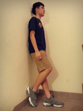 「アイテム（その他シューズ、グレー系）」を使った、JackyCWHさん（メンズ・170cm）の冬コーディネート