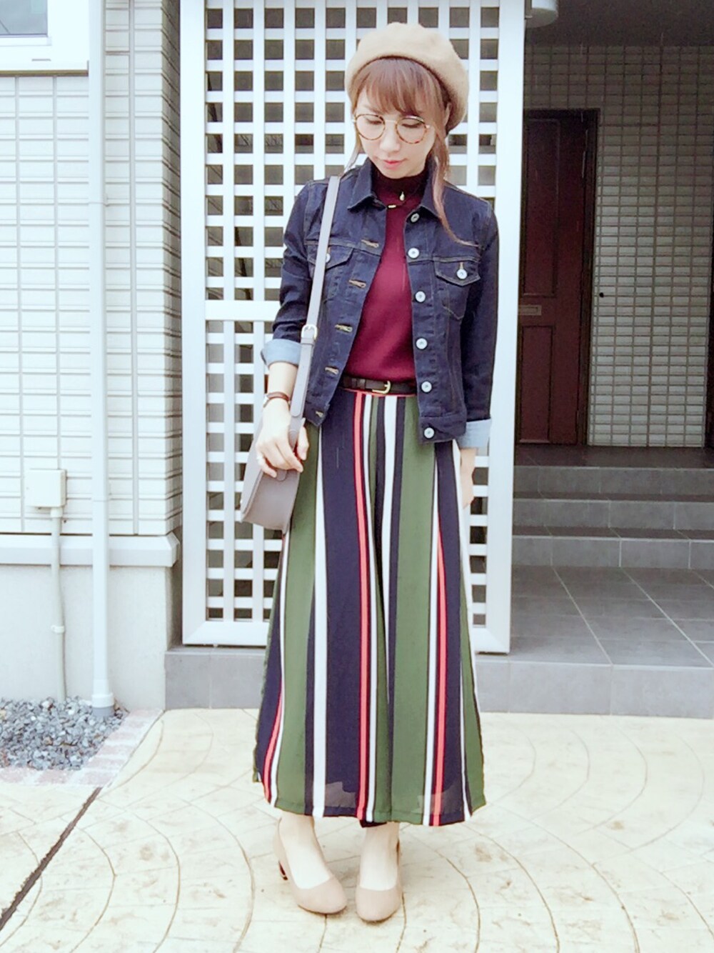 「秋コーデ、GU、GLOBAL WORK、ジージャン、OLIVE des OLIVE、パンツスタイル、UNIQLO、伊達メガネ」｜「3coinsのアイテム（ハンチング/ベレー帽、ベージュ系）」を使った、MIKUさん（レディース・158cm）の秋コーディネートの1枚目の写真