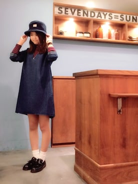 「SEVENDAYS=SUNDAY（セブンデイズサンデイ）のアイテム（ジャンパースカート）」を使った、mayukoさん（レディース・157cm）の秋コーディネート