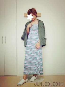 「白いスニーカー」｜「アイテム（ミリタリージャケット）」を使った、haconaさん（レディース・169cm）の夏コーディネート