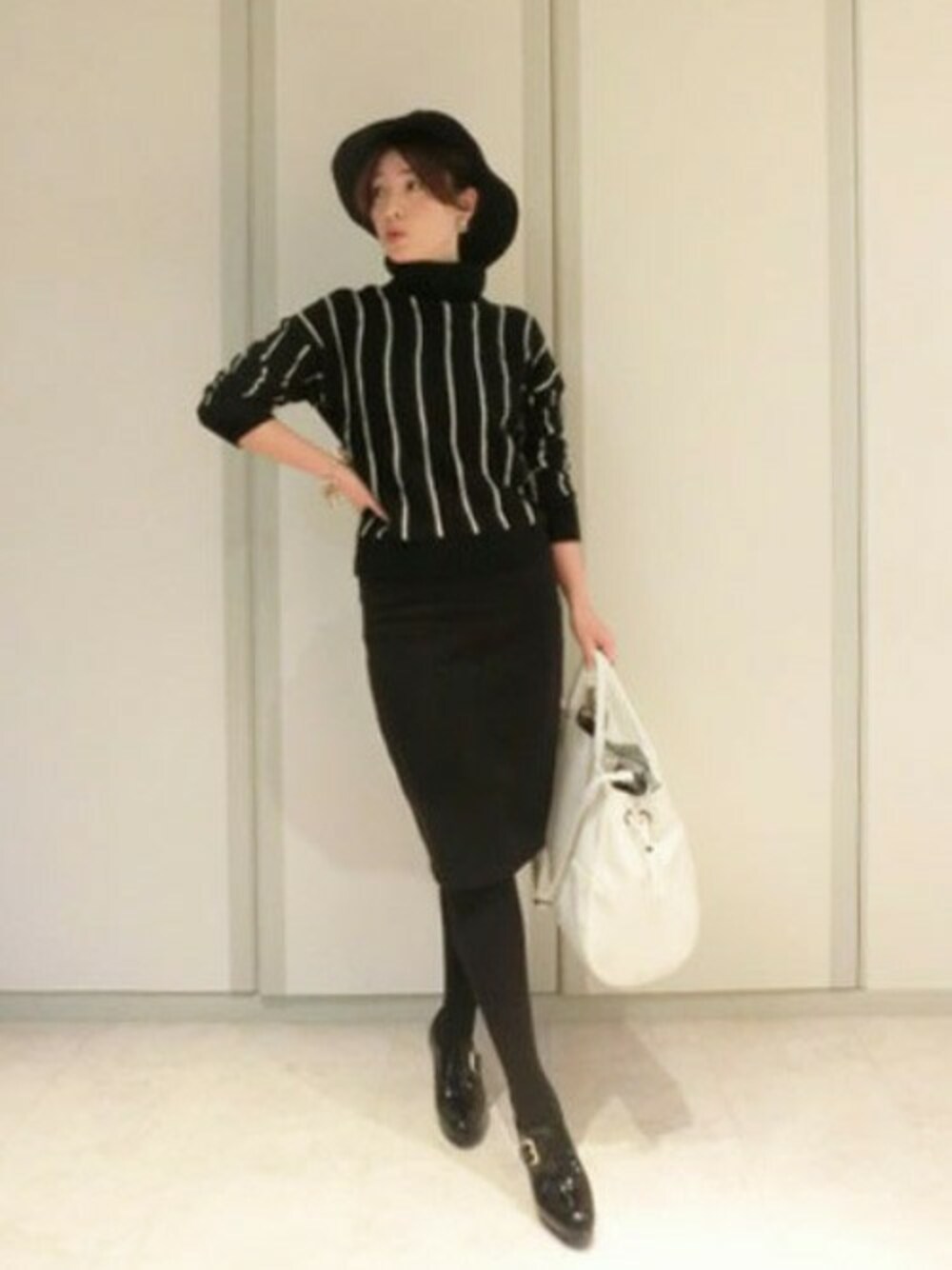 「ハット、ベルト、フェルトハット、styledeli、スタイルデリ」｜「STYLE DELIのベルトポイントフェルトハット（ハット、ブラック系）」を使った、STYELEDELIさん（レディース・163cm）の秋コーディネートの1枚目の写真