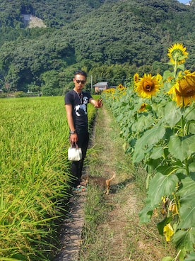 「ひまわり畑」｜「アイテム（その他シューズ）」を使った、平嶋 日向さん（メンズ・175cm）の秋コーディネート