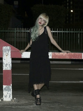 「UNIF（ユニフ）のアイテム（ワンピース/ドレス）」を使った、Jujuさん（レディース・170cm）の冬コーディネート