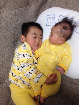 「アイテム（ルームウェア/パジャマ、イエロー系）」を使った、こーひーさん（キッズ・100cm）の冬コーディネート