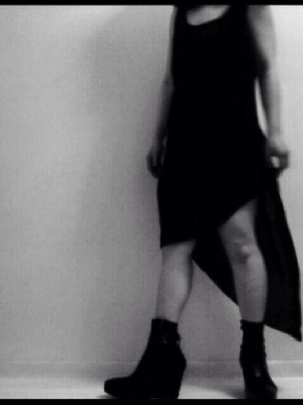 「Ann Demeulemeester、minami soma」｜「Ann DEMEULEMEESTERのバックレースアップブーツ（ブーツ、ブラック系）」を使った、lcさん（レディース・159cm）の春コーディネートの1枚目の写真