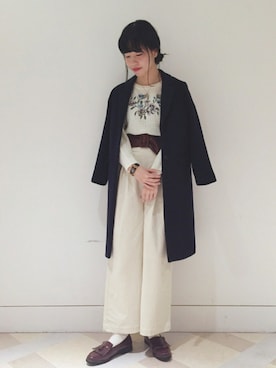 「オールホワイト」｜「アイテム（チェスターコート）」を使った、るこ。さん（レディース・170cm）の秋コーディネート