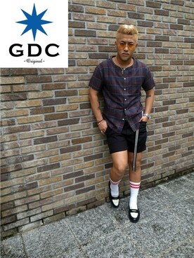 「ノーカラー」｜「アイテム（チノパンツ）」を使った、GDC LOGISTICS－SHOHEIさん（メンズ・178cm）の夏コーディネート