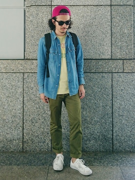 「BLUE WORK（ブルーワーク）のアイテム（パンツ）」を使った、AKIRAKUBOTAさん（メンズ・171cm・30代）の春コーディネート