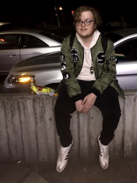 「DROP DEAD（ドロップデッド）のアイテム」を使った、Bobbi Sandoさん（メンズ・183cm）の秋コーディネート