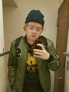 「DROP DEAD（ドロップデッド）のアイテム」を使った、Bobbi Sandoさん（メンズ・183cm）の秋コーディネート