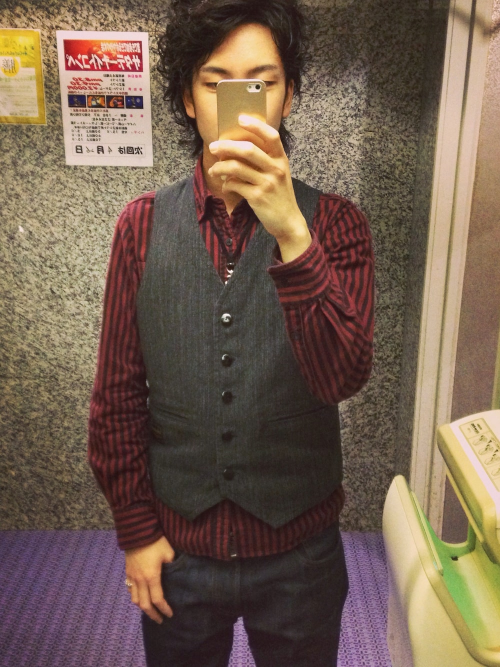 「ベスト、GLADHAND、シャツ」｜「mythographyのshoes（その他シューズ、ブラウン系）」を使った、TA.KU.YA.さん（メンズ・178cm）の春コーディネートの1枚目の写真