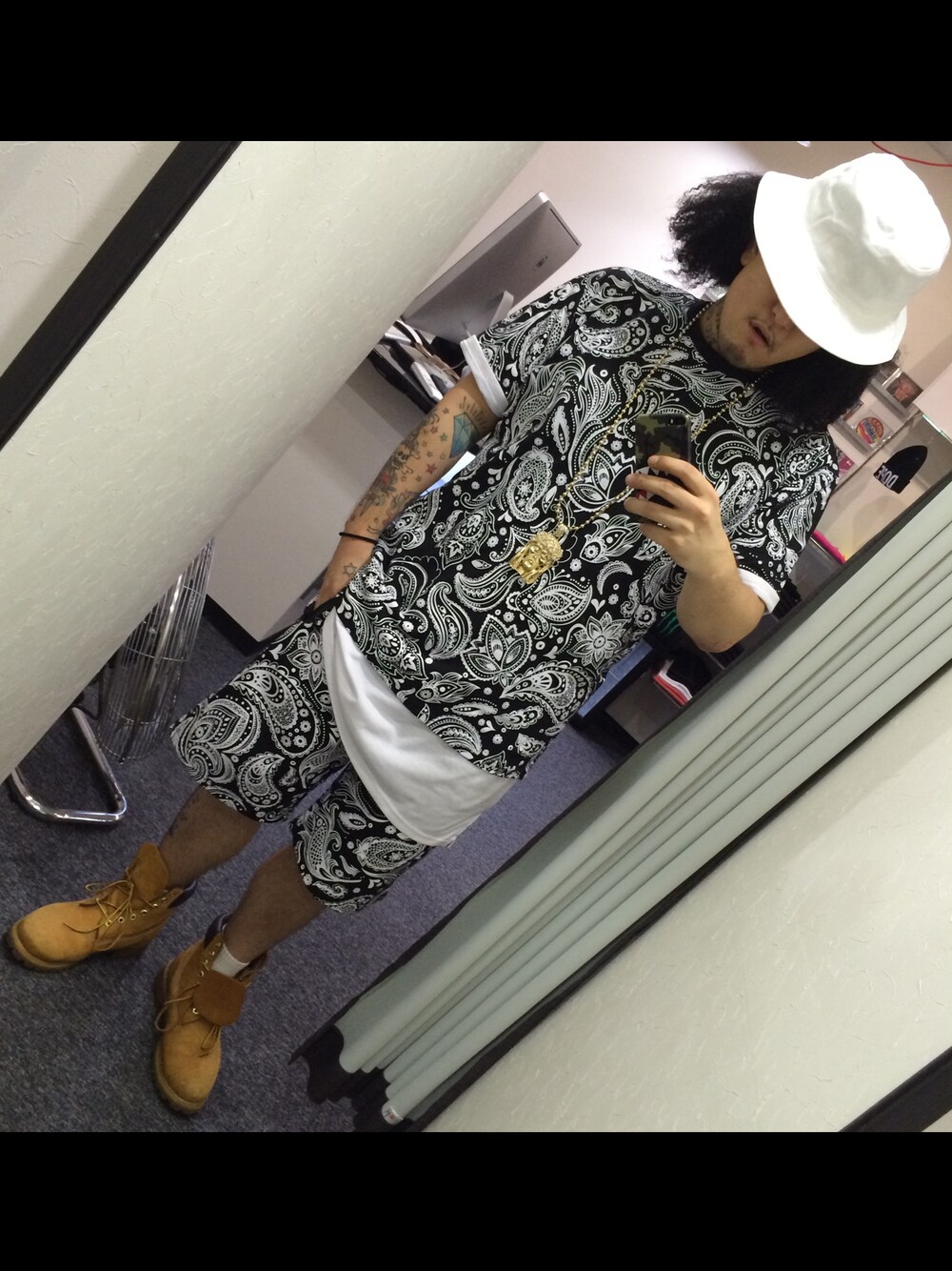「BUCKET HAT、バケットハット、EXCLUSIVE GAME、FRESH GOODS、SET UP、セットアップ、ペイズリー、4st.、ロングトール、Timberland」｜「EXCLUSIVE GAMEのgangster bucket hat（ハット、ホワイト系）」を使った、mkt1985さん（メンズ・168cm）の夏コーディネートの1枚目の写真