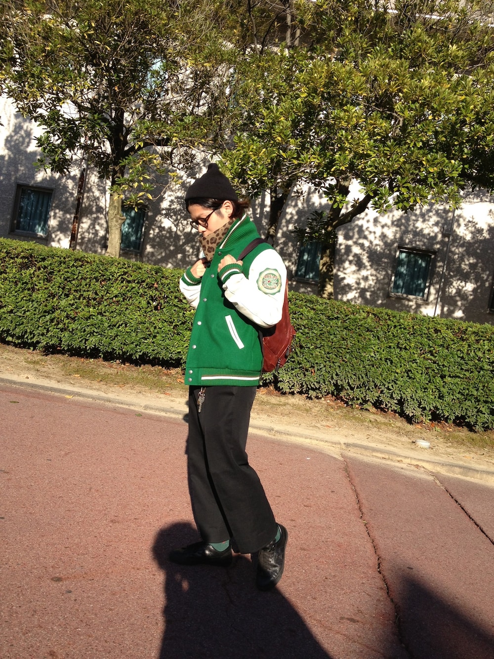 「BEAMS、Moscot、Ocean pacific、converse、converse onester、緑コーデ、寒い、風邪っぴき、スラックス」｜「BEAMSのアイテム（ニットキャップ/ビーニー、ブラック系）」を使った、ヨギちゃんさん（メンズ・164cm）の秋コーディネートの1枚目の写真