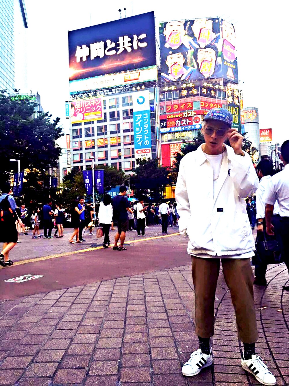 「Japan、street、white、WEGO、WEARBOOKエントリー、ootd」｜「50DUPPIESのアイテム（ジャケット/アウター、ホワイト系）」を使った、lemonさん（メンズ・177cm）の秋コーディネートの1枚目の写真