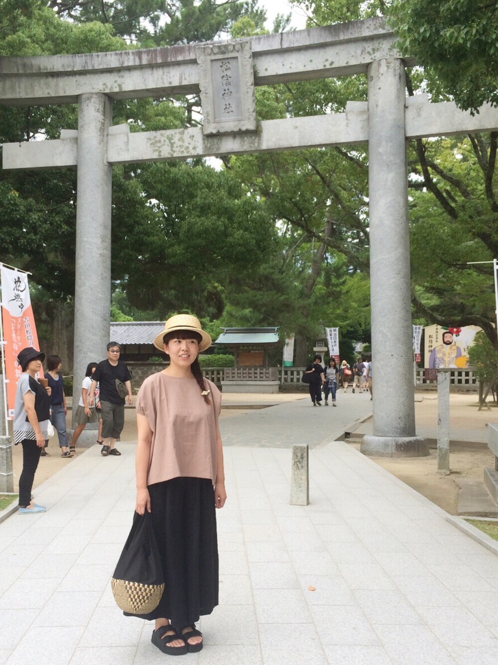 「ハンドメイド、ラクチンコーデ、ガウチョパンツ、ピンク、黒×ピンク、麦わら帽子、かごバッグ、muun、厚底サンダル」｜「CLASKA Gallery & Shop "DO"の麦わら帽子(ブリム)（ハット、その他）」を使った、mocoさん（レディース・160cm）の夏コーディネートの1枚目の写真