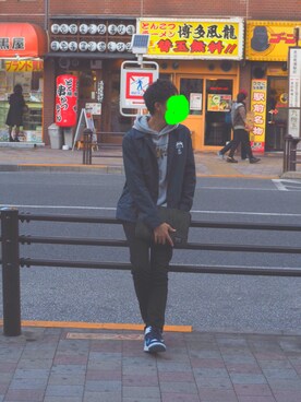 「STUSSY（ステューシー）のアイテム（ナイロンジャケット、ブルー系）」を使った、Kenta Toyamaさん（メンズ・173cm）の春コーディネート