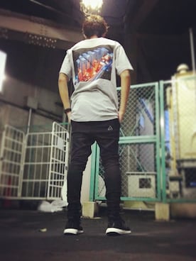 「Supreme （シュプリーム）のアイテム（Tシャツ/カットソー、グレー系）」を使った、Kenta Toyamaさん（メンズ・173cm）の夏コーディネート