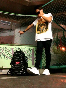 「Supreme （シュプリーム）のアイテム（Tシャツ/カットソー、ホワイト系）」を使った、Kenta Toyamaさん（メンズ・173cm）の秋コーディネート