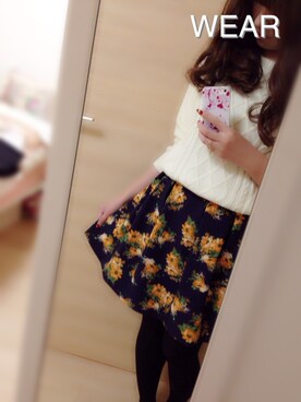 「花柄 スカート」｜「アイテム（ブーティ）」を使った、Sachiさん（レディース・159cm）の秋コーディネート