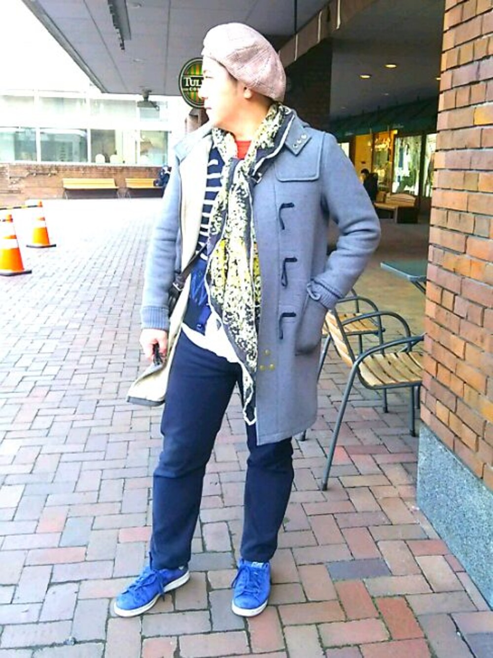 「映画館コーデ」｜「Scyeのアイテム（チェスターコート、その他）」を使った、Takahiro Nakanoさん（メンズ・175cm）の冬コーディネートの1枚目の写真