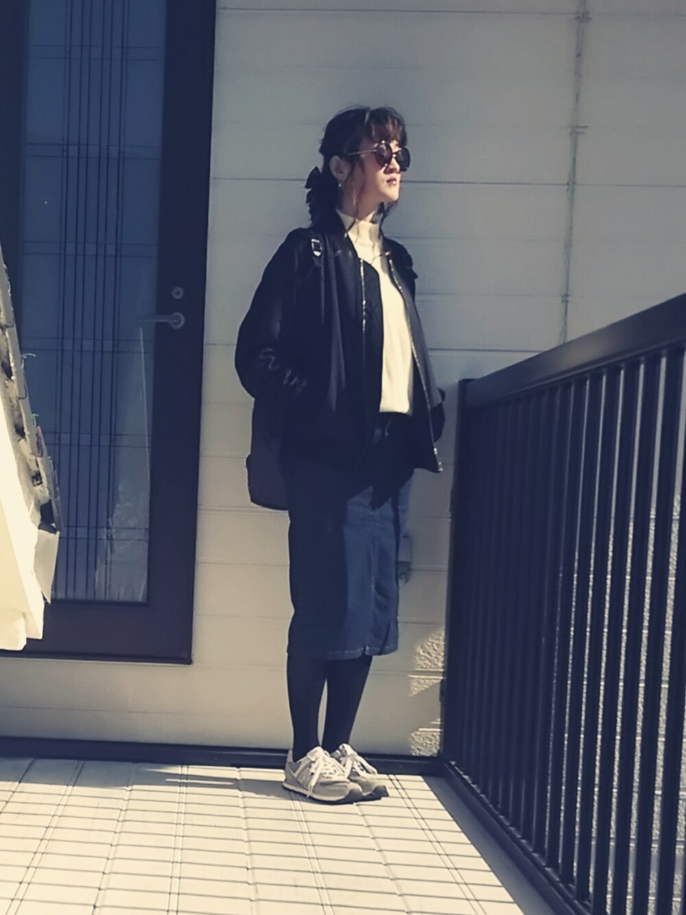 「タイツ、WEGO、スニーカー、デニムスカート、ペンシルスカート、NEWBALANCE、ハイネックニット、リュック、MA-1、ドラフトWE」｜「NEW BALANCEのスニーカー…NEW BALANCE （スニーカー、グレー系）」を使った、miminyさん（レディース・171cm）の秋コーディネートの1枚目の写真
