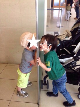 「SHIPS KIDS（シップスキッズ）のSHIPS KIDS:プリント ショートスリーブ TEE(kids)（Tシャツ/カットソー、グリーン系）」を使った、comuさん（キッズ）の夏コーディネート