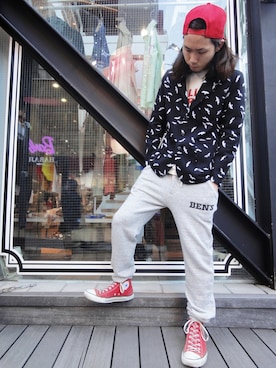 「総柄トップス」｜「アイテム（ジャケット/アウター）」を使った、COTOさん（メンズ・170cm）の春コーディネート