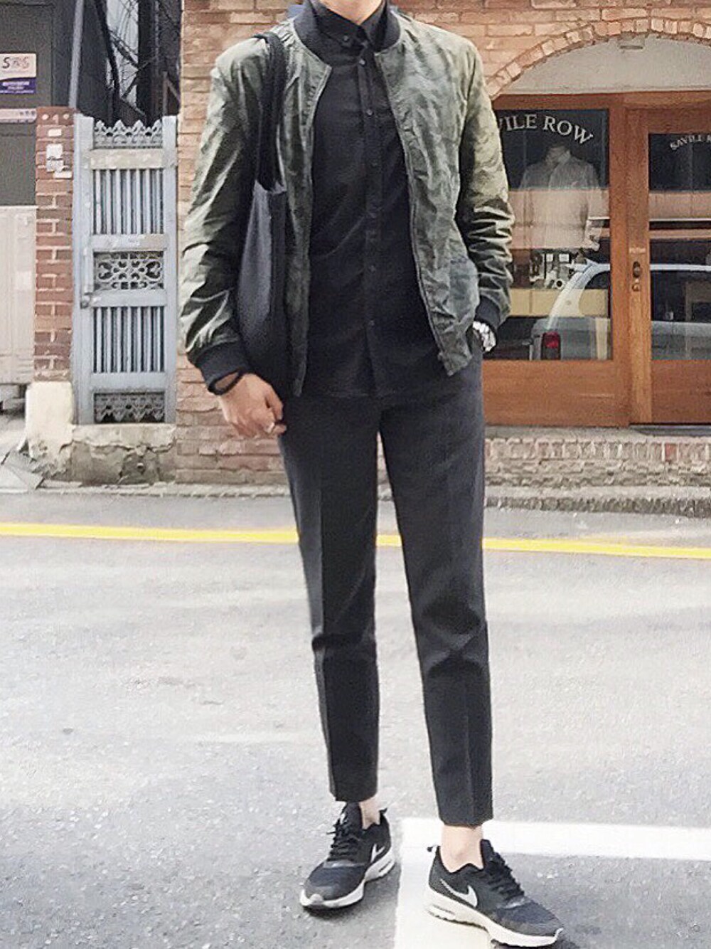 「daily look、ootd、ZARA、fashion、street、STYLE、NIKE、black、korea」｜「ZARAのアイテム（ブルゾン、その他）」を使った、myeonghoo_さん（メンズ・185cm）の春コーディネートの1枚目の写真