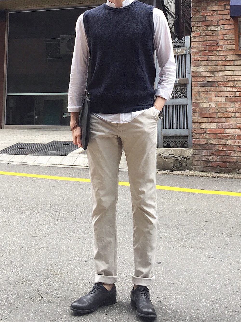 「daily look、ootd、fashion、street、men、ZARA、UNIQLO、STYLE、korea」｜「ZARAのアイテム（チノパンツ、ベージュ系）」を使った、myeonghoo_さん（メンズ・185cm）の春コーディネートの1枚目の写真