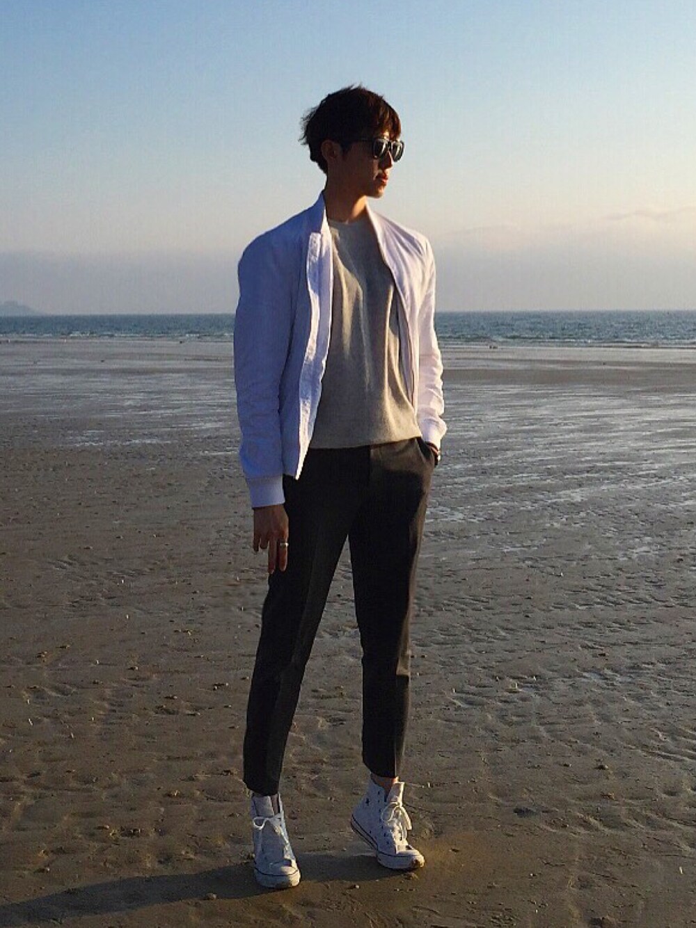 「daily look、ootd、fashion、street、STYLE、korea、men、ZARA、menswear」｜「ZARAのアイテム（ブルゾン、ホワイト系）」を使った、myeonghoo_さん（メンズ・185cm）の夏コーディネートの1枚目の写真
