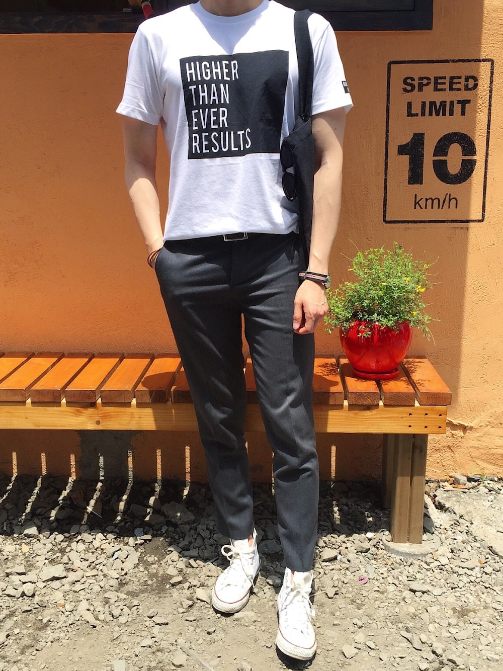 「daily look、ootd、lookbook、men、ZARA、converse、fashion、street、STYLE、white」｜「CONVERSEのアイテム（その他シューズ、ホワイト系）」を使った、myeonghoo_さん（メンズ・185cm）の夏コーディネートの1枚目の写真