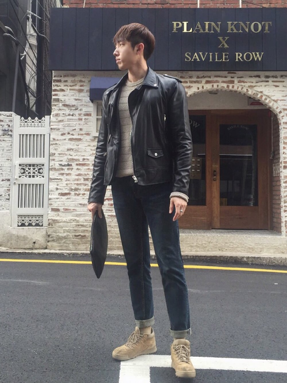 「daily look、ootd、fashion、street、STYLE、korea、men、black、ZARA」｜「ZARAのアイテム（ライダースジャケット、ブラック系）」を使った、myeonghoo_さん（メンズ・185cm）の秋コーディネートの1枚目の写真