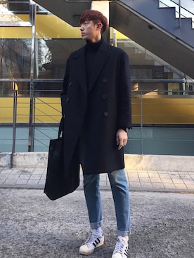 「ANDERSSON BELL（アンダースンベル）のアイテム（チェスターコート）」を使った、myeonghoo_さん（メンズ・185cm）の冬コーディネート