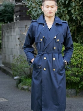 「Yves Saint Laurent（イヴサンローラン）のアイテム（トレンチコート）」を使った、橋爪啓介さん（メンズ・183cm）の夏コーディネート