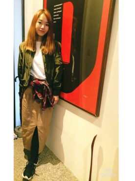 「AMERI」｜「アイテム（MA-1）」を使った、♡YURI♡さん（レディース・160cm）の春コーディネート
