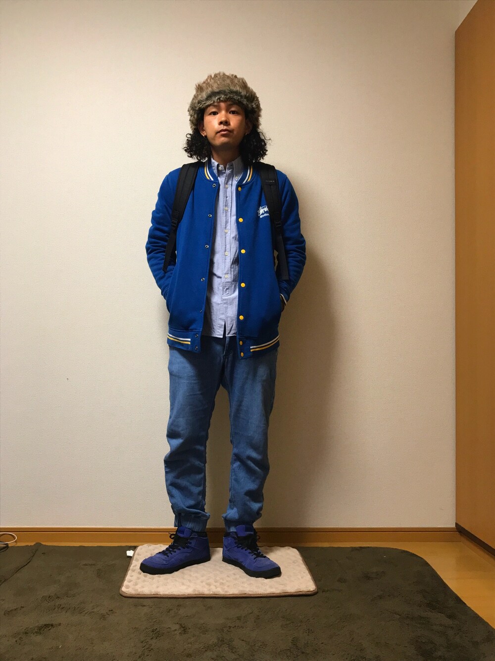 「トゥルーパー、冬のコーデ、ストリート、ストリート系、LEE、スラッシャー、ハット、ステューシー、FAT」｜「FATのTROOPER（ニットキャップ/ビーニー、ブラック系）」を使った、Ikkunさん（メンズ・178cm）の秋コーディネートの1枚目の写真