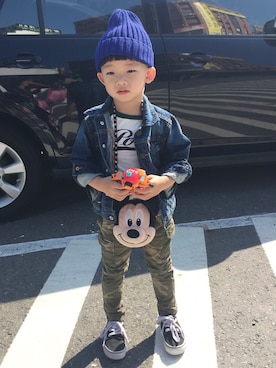 「OSHKOSH（オシュコシュ）のアイテム（デニムジャケット）」を使った、 🌴LUBEE🌴さん（キッズ・100cm）の冬コーディネート