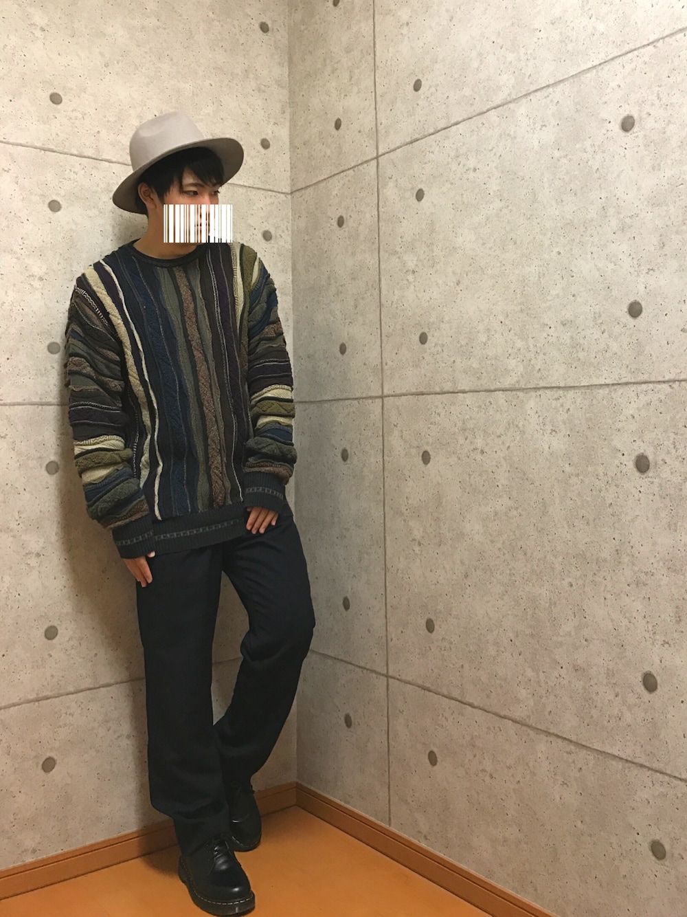 「ハット、COOGI、ニット、ニットセーター、総柄トップス、Dr.Martens、秋のコーデ、秋コーデ、秋」｜「WEGOのWEGO/ ワイドブリムハット（ハット、グレー系）」を使った、MinaChin.さん（メンズ・168cm）の秋コーディネートの1枚目の写真
