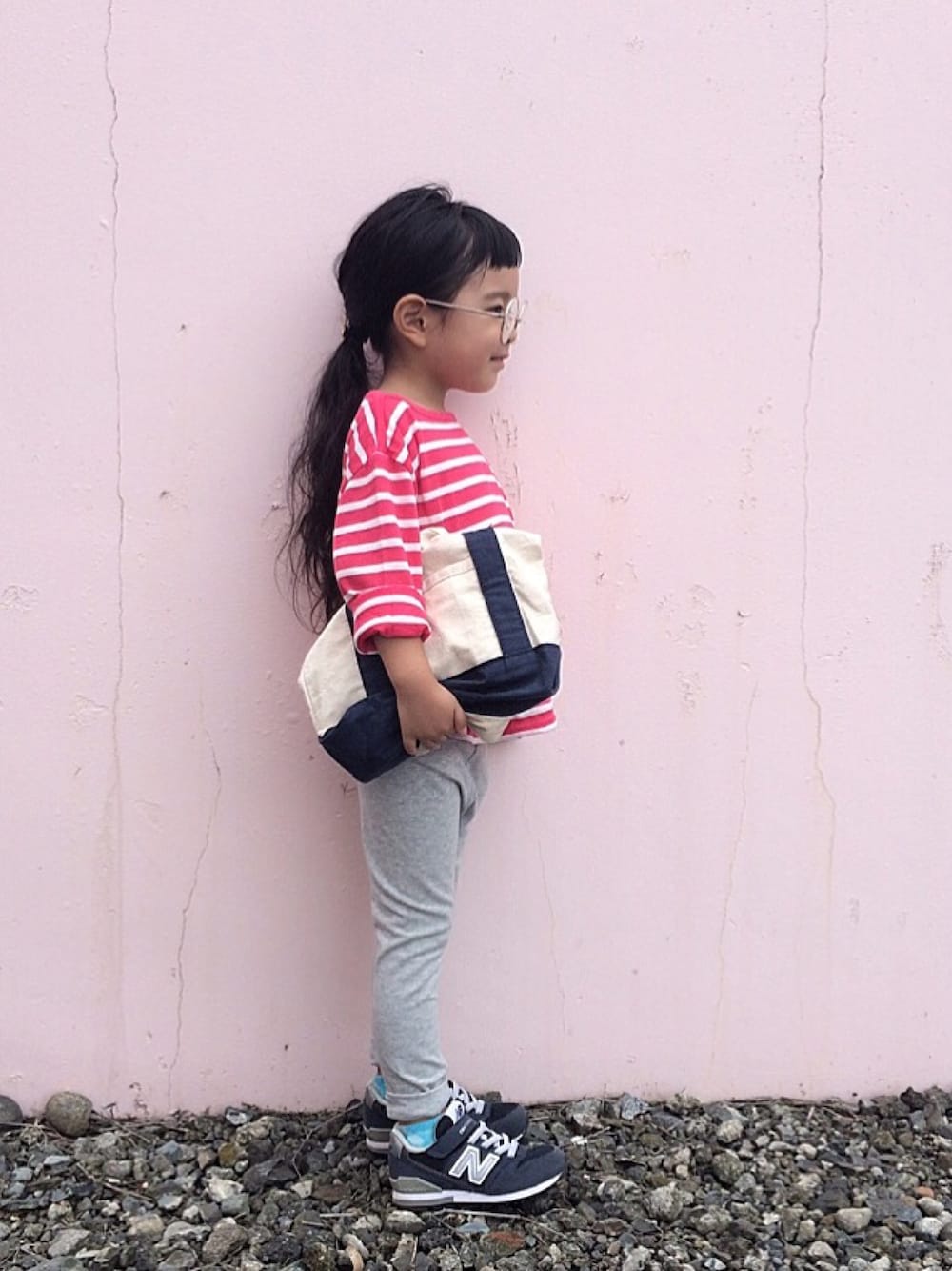 「ボーダー、ゆるふわ、無造作ヘア、4歳、kids、女の子」｜「SNIDELのgirlボーダーＴシャツ（Tシャツ/カットソー、レッド系）」を使った、memeさん（キッズ・100cm）の夏コーディネートの1枚目の写真