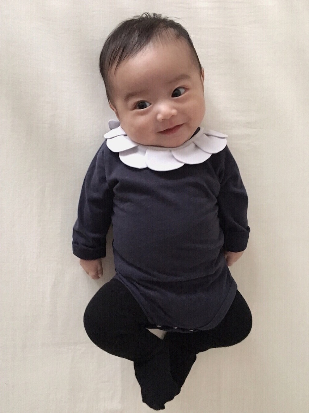 「ベビー、ベビーコーデ、ボディスーツ、赤ちゃん、赤ちゃんコーデ、マールマール、タイツ、おんなのこ」｜「西松屋のアイテム（レギンス/スパッツ、ブラック系）」を使った、memeさん（キッズ・60cm）の秋コーディネートの1枚目の写真