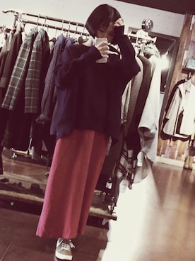 「アイテム（デニムスカート、レッド系）」を使った、七二六女さん（レディース・158cm）の秋コーディネート