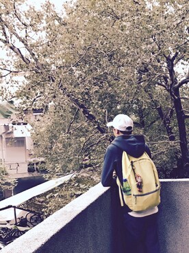 「CACO（カコ）のアイテム（帽子）」を使った、林廷安さん（メンズ・173cm）の秋コーディネート