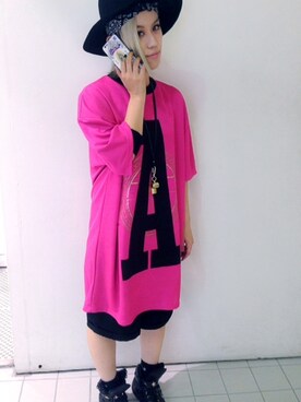 「GIVENCHY」｜「アイテム（財布/小物）」を使った、Gizmobies playlandさん（レディース・160cm）の秋コーディネート