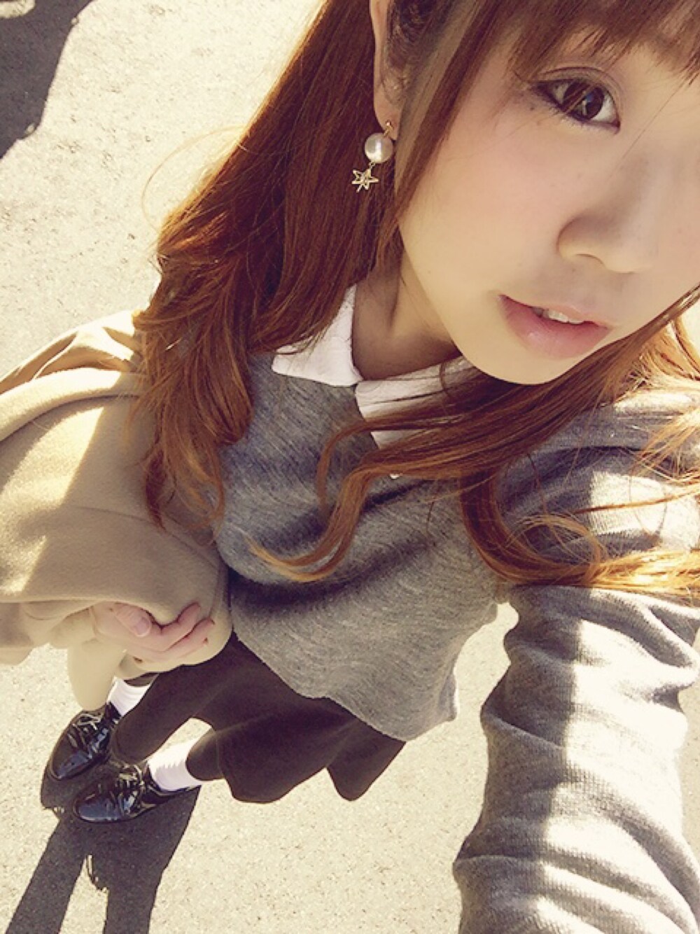 「URBANRESEARCH、UNIQLO、ガーリー」｜「URBAN RESEARCHのUR レース衿付Aラインプルオーバー（その他トップス、グレー系）」を使った、ゆん⍤⑅さん（レディース・150cm）の冬コーディネートの1枚目の写真