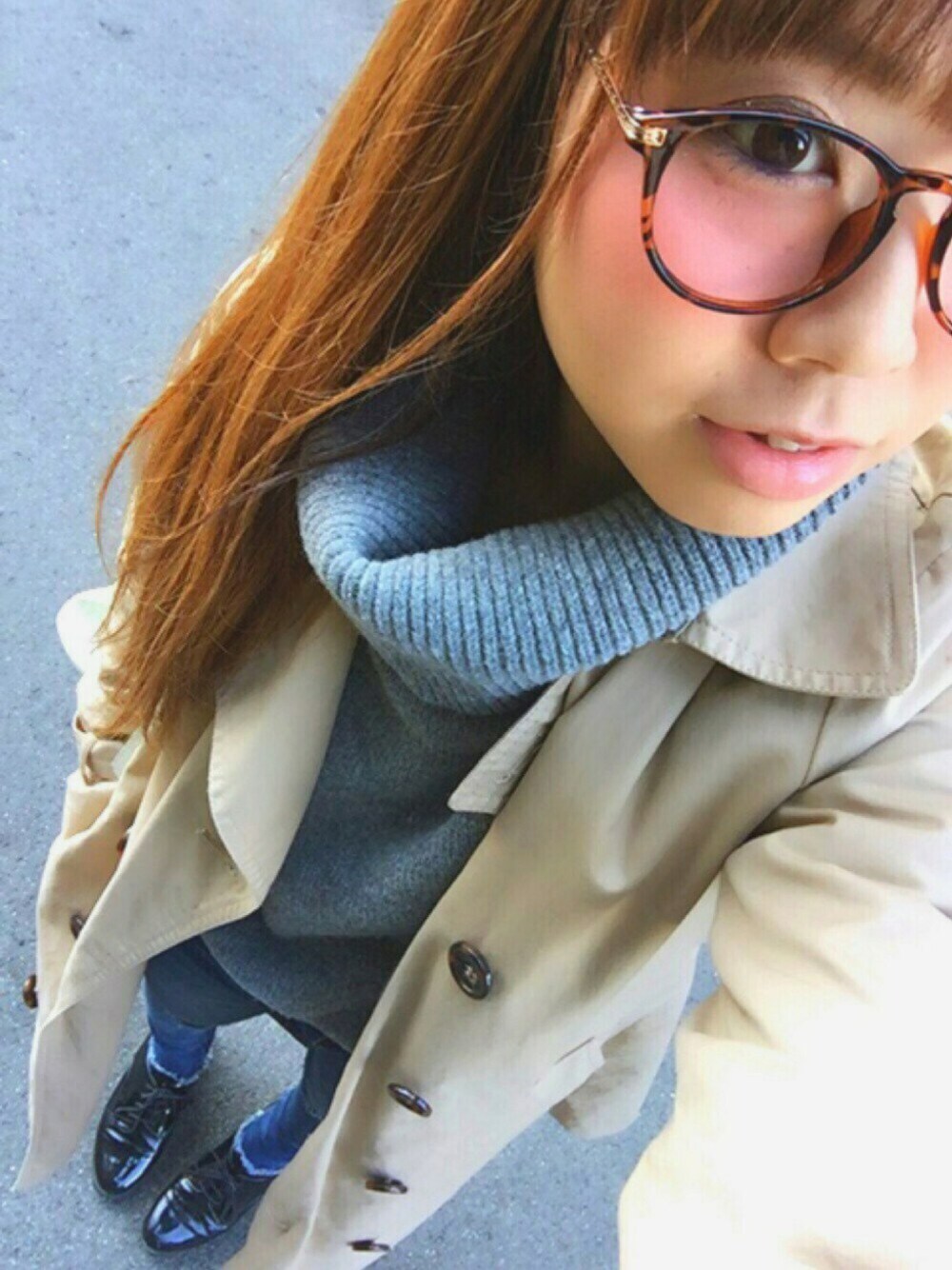 「ローリーズファーム(LOWRYS FARM)、JEANASiS、URBAN RESEARCH、トレンチコート、タートルネック、大人カジュアル、春コーデ」｜「雑貨屋さん🎀のアイテム（メガネ、その他）」を使った、ゆん⍤⑅さん（レディース・150cm）の春コーディネートの1枚目の写真