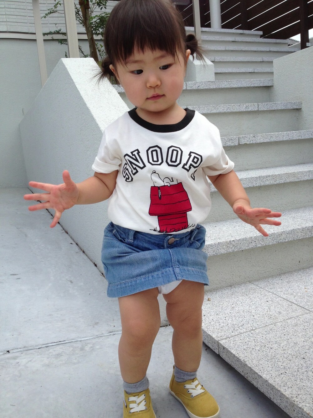 「プチプラ、キッズコーデ、娘コーデ、1歳、ユニクロ、オールドネイビー、UNIQLO、old navy」｜「UNIQLOのアイテム（Tシャツ/カットソー、ホワイト系）」を使った、serimamaさん（キッズ・80cm）の夏コーディネートの1枚目の写真