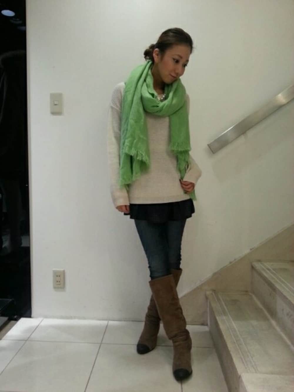 「VICKYのぺプラムタンク付きアンサンブル（アンサンブル、ホワイト系）」を使った、yuiさん（レディース・157cm）の冬コーディネートの1枚目の写真